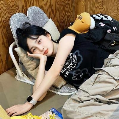 黑夜里的眼睛